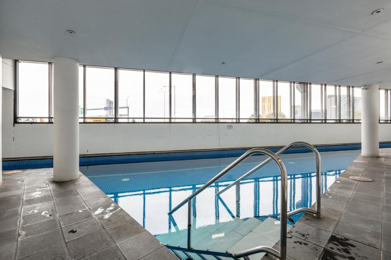 ☆Of Southbank☆Light Filled Apartment☆Huge Private Terrace With City Views☆Parking☆Pool☆Gym☆Wifi เมลเบิร์น ภายนอก รูปภาพ